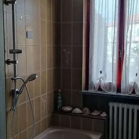 Apartment Happy Host By Yv *