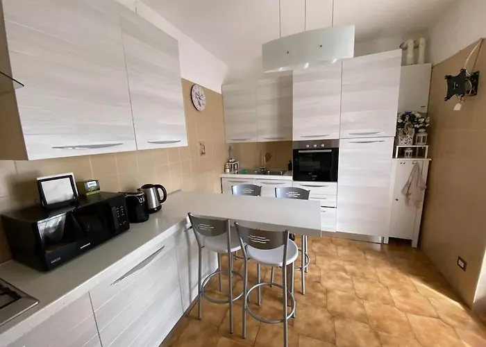 Апартаменты Happy Host By Yv Боргоманеро