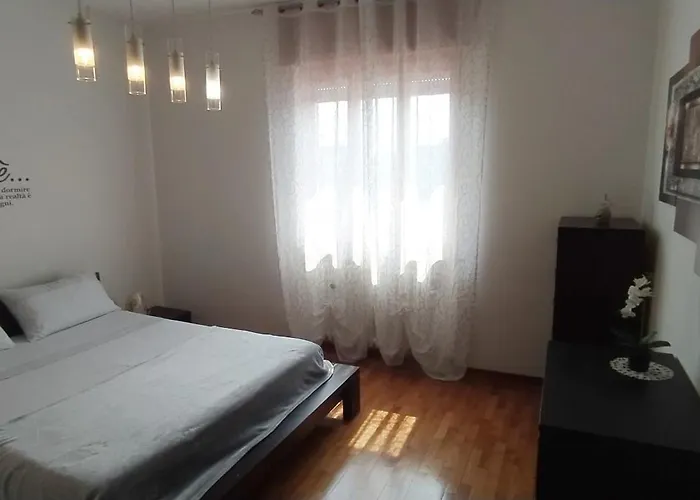 Happy Host By Yv *